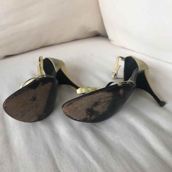 BCBG MAXAZRIA HEELS - Picture 3 of 3